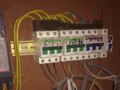 電控安全無小事，隨手一拍護(hù)平安——北營煉鋼廠電控系統(tǒng)安全隱患隨手拍照片展紀(jì)實(shí)